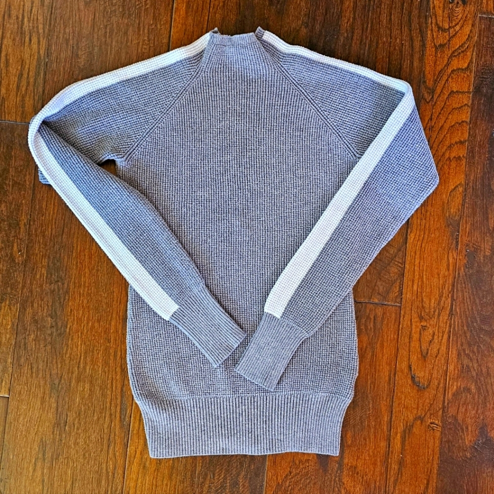 Gray Waffle Knit Mock Turtleneck Top - Medium